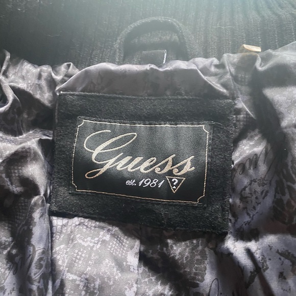 Guess jacket! - Picture 6 of 6